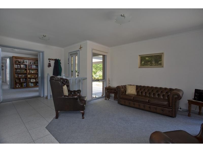 21 Spring Hill Drive, Spring Gully VIC 3550