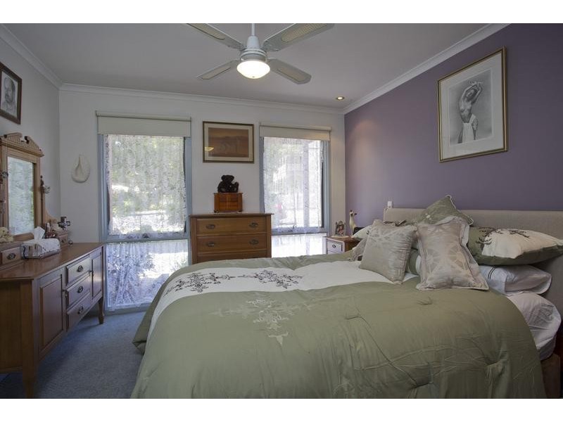 21 Spring Hill Drive, Spring Gully VIC 3550