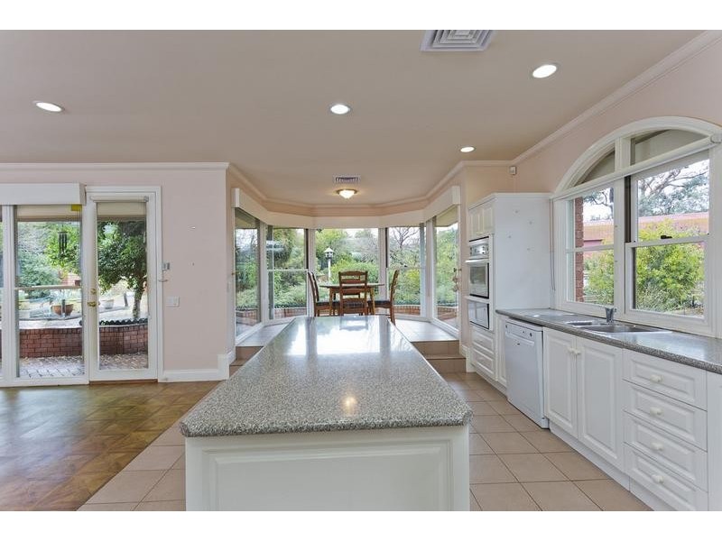 4 Harrods Court, Strathdale VIC 3550