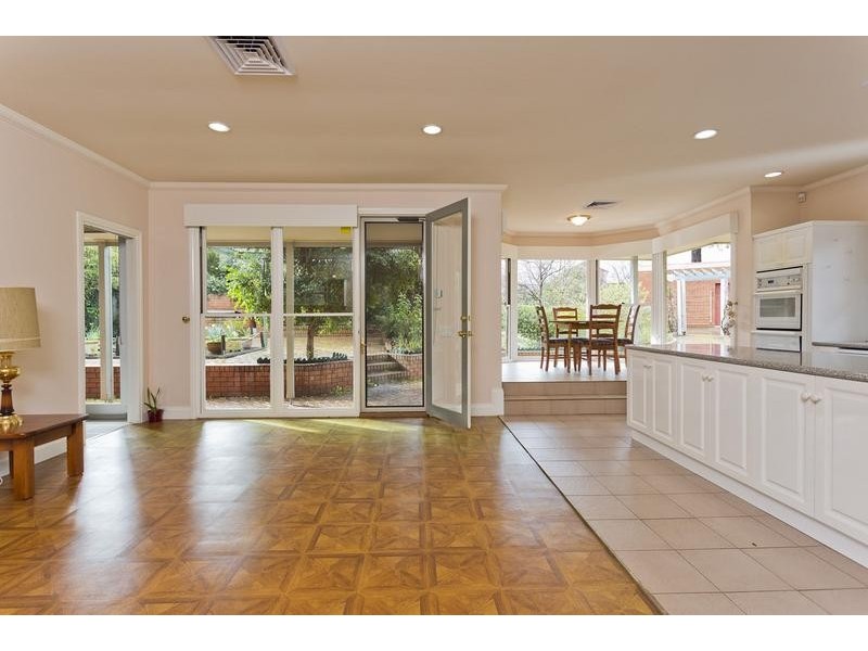 4 Harrods Court, Strathdale VIC 3550