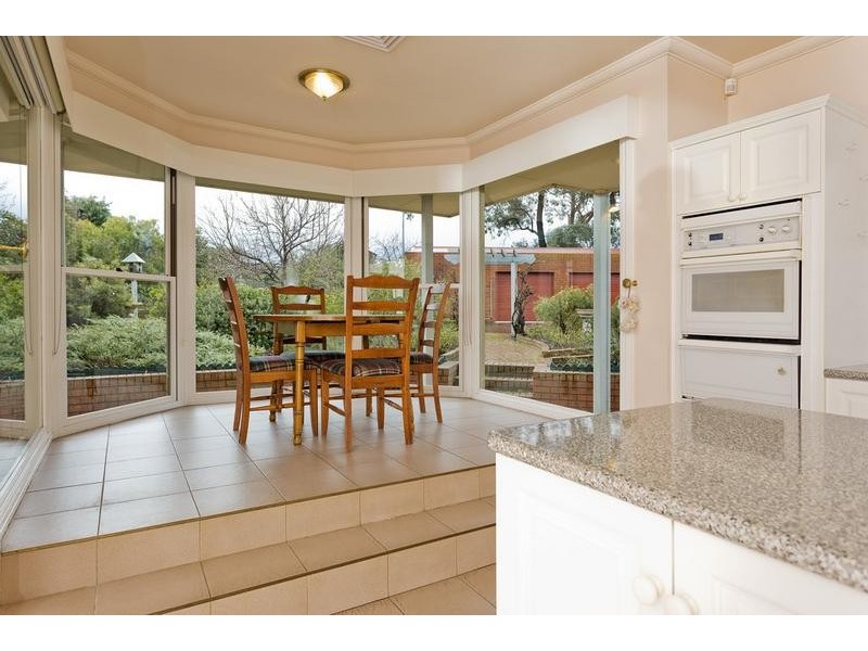 4 Harrods Court, Strathdale VIC 3550