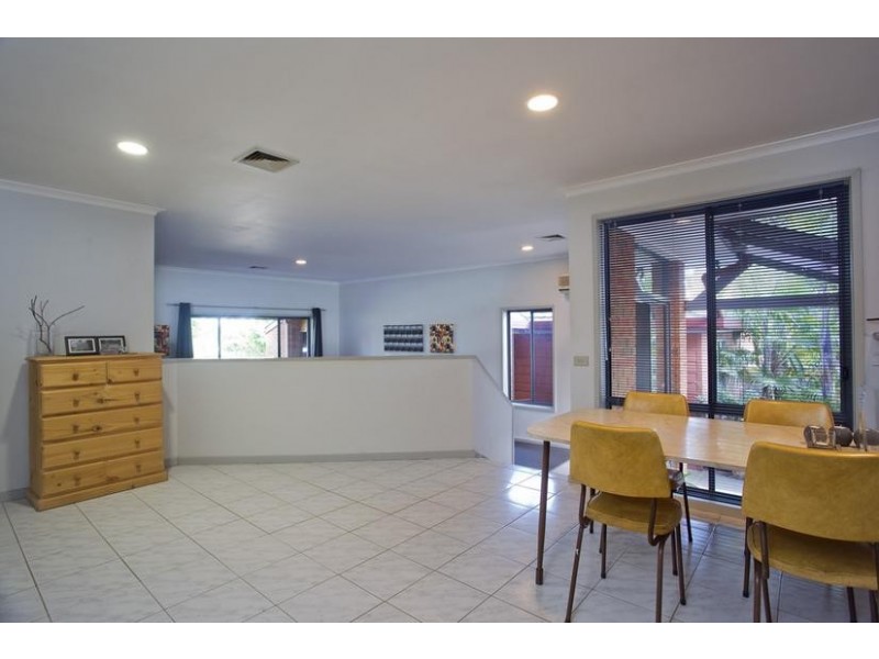 5 Sherwood Drive, Flora Hill VIC 3550