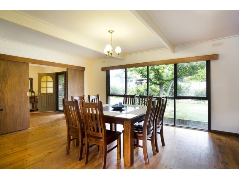 235 MacKenzie Street West, Kangaroo Flat VIC 3555