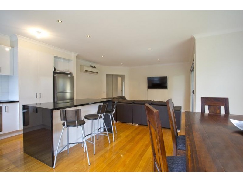 2/10 Gordon Street, Spring Gully VIC 3550