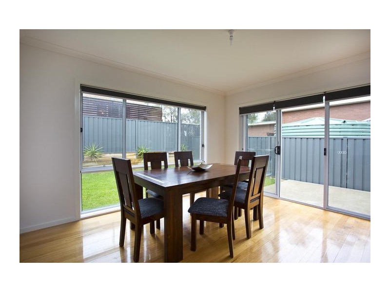 2/10 Gordon Street, Spring Gully VIC 3550