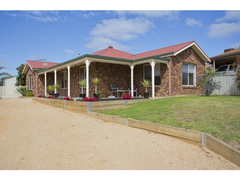 33 Queen Street, Kangaroo Flat VIC 3555