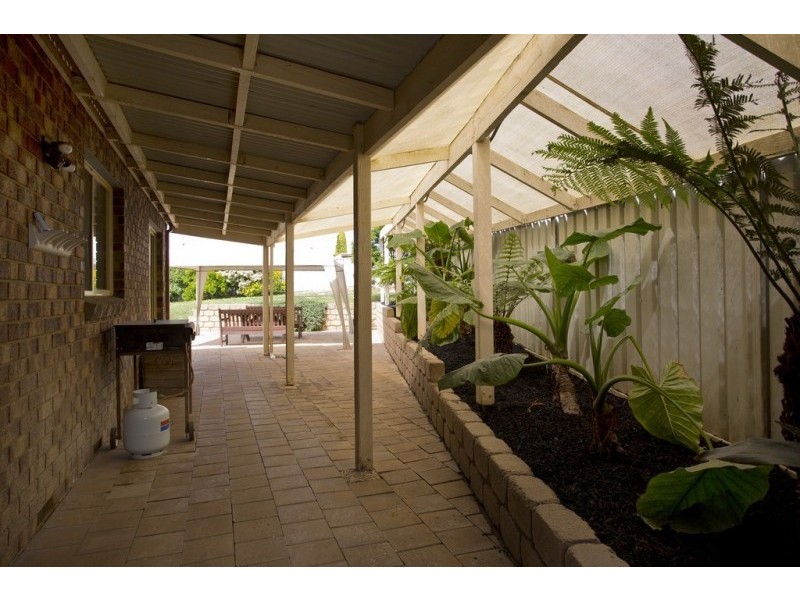 33 Queen Street, Kangaroo Flat VIC 3555