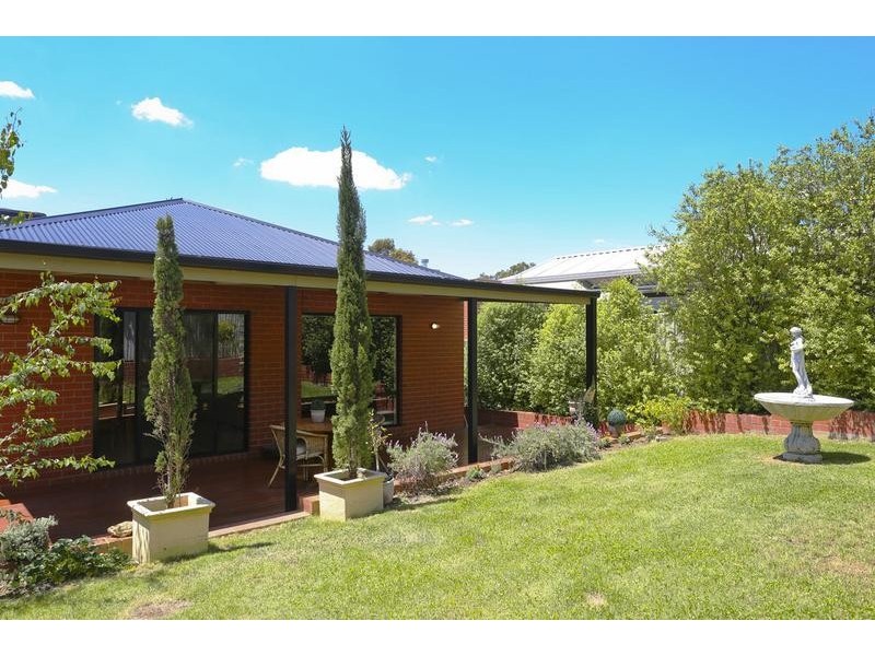 11A Gumnut Rise, Strathdale VIC 3550