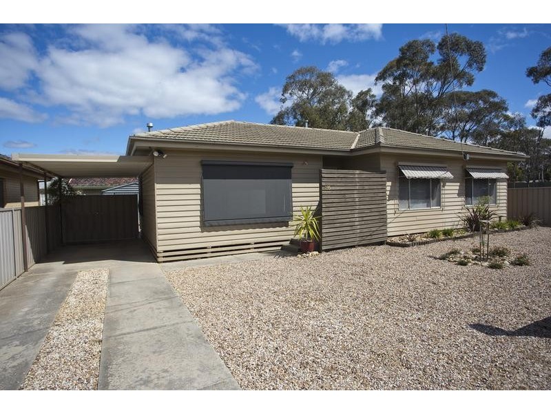295 MacKenzie Street West, Kangaroo Flat VIC 3555