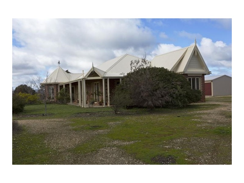 251 Pinjarra Drive, Lockwood South VIC 3551