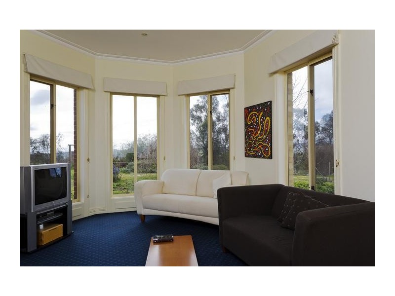 251 Pinjarra Drive, Lockwood South VIC 3551