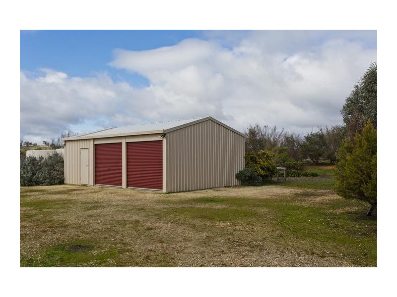 251 Pinjarra Drive, Lockwood South VIC 3551