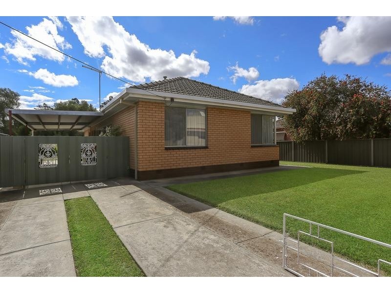 12 Carpenter Street, Kangaroo Flat VIC 3555