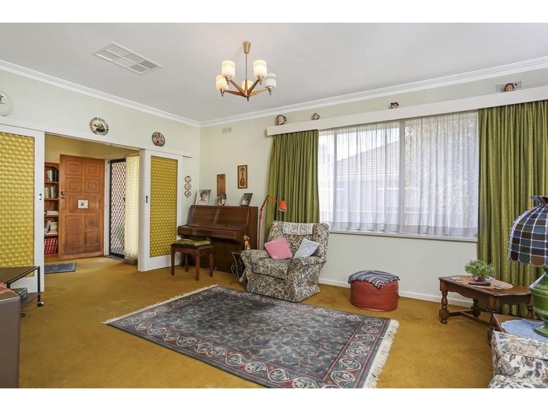12 Carpenter Street, Kangaroo Flat VIC 3555