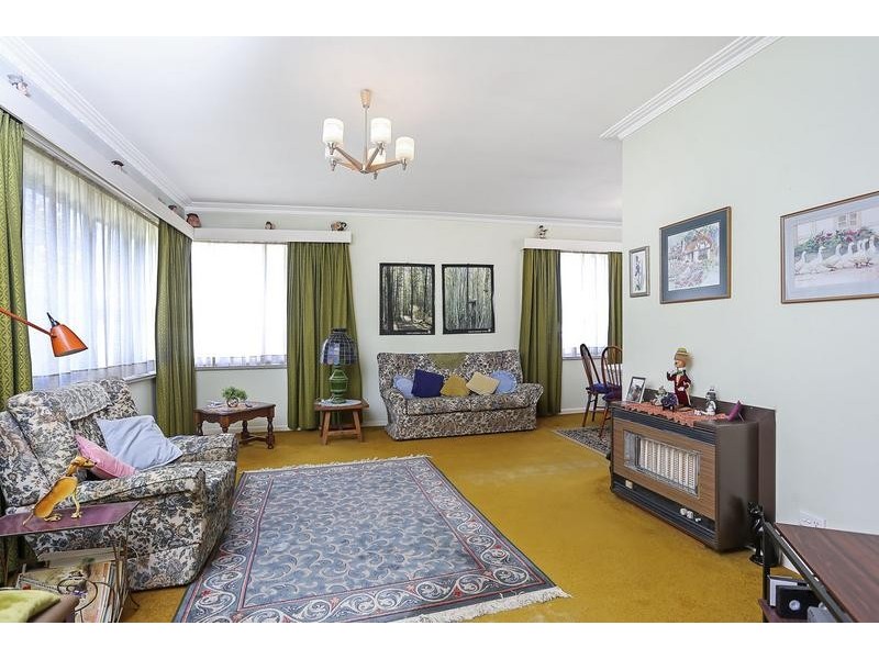 12 Carpenter Street, Kangaroo Flat VIC 3555