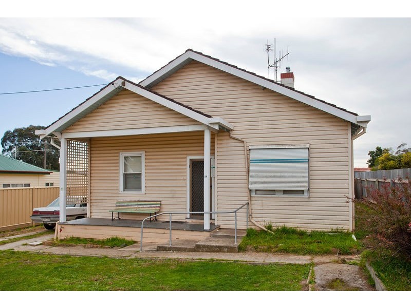 19 Station Street, Kangaroo Flat VIC 3555