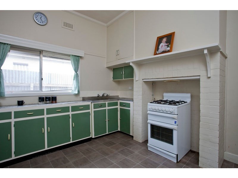 19 Station Street, Kangaroo Flat VIC 3555