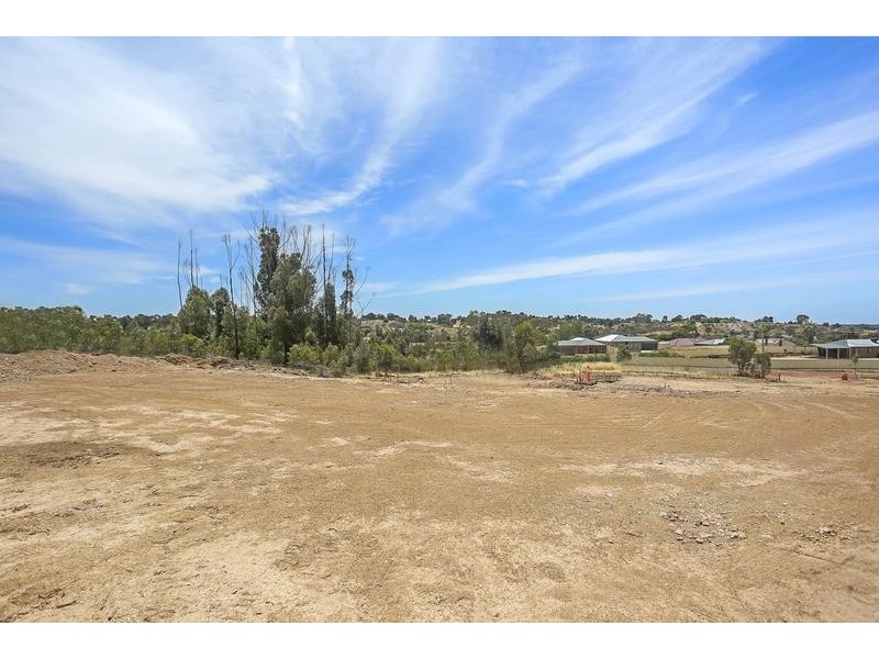 25 Albert Street, California Gully VIC 3556