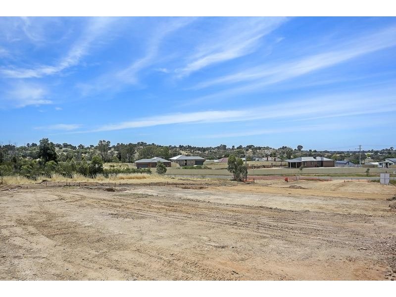 25 Albert Street, California Gully VIC 3556