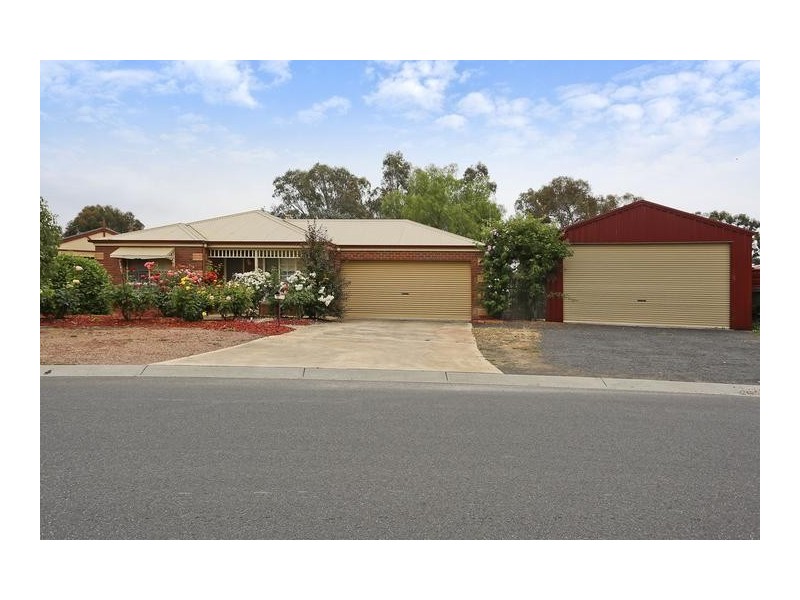 2 Bassett Drive, Strathfieldsaye VIC 3551