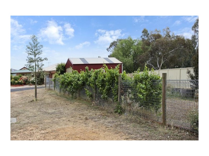 2 Bassett Drive, Strathfieldsaye VIC 3551