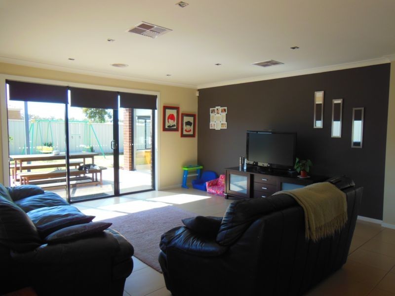 1 McMeeken Way, Epsom VIC 3551