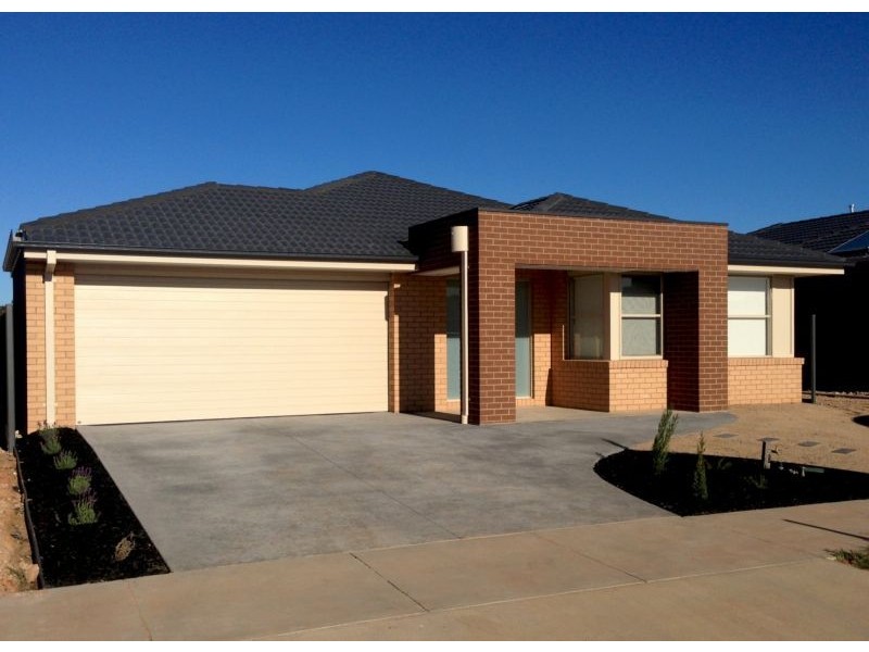 54 Greenfield Drive, Epsom VIC 3551