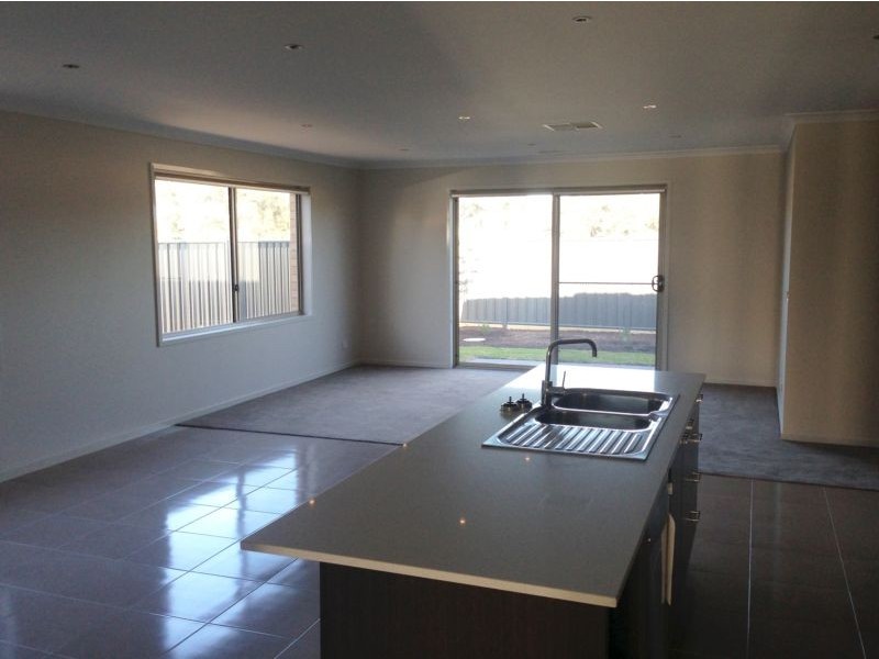 54 Greenfield Drive, Epsom VIC 3551