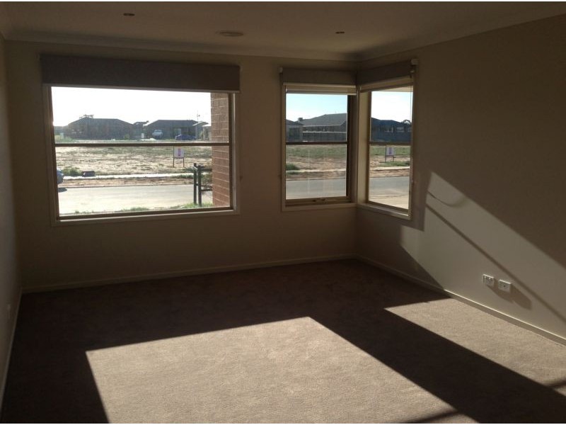 54 Greenfield Drive, Epsom VIC 3551