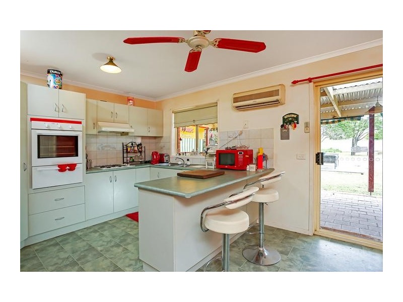 198 MacKenzie Street West, Kangaroo Flat VIC 3555