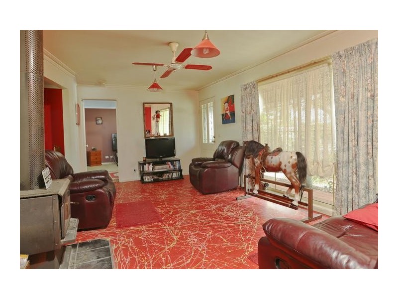 198 MacKenzie Street West, Kangaroo Flat VIC 3555