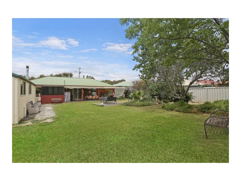 198 MacKenzie Street West, Kangaroo Flat VIC 3555
