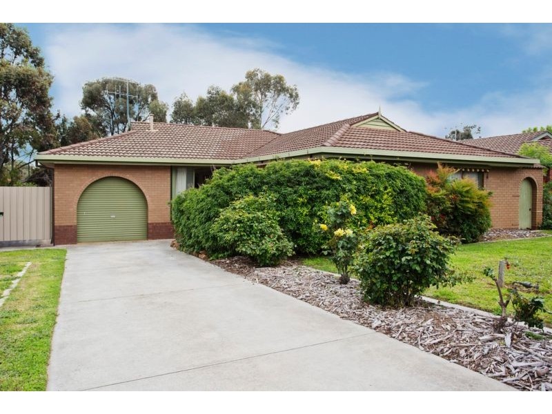 23 Cheriton Drive, Strathdale VIC 3550