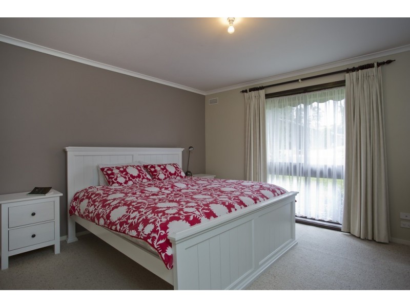 23 Cheriton Drive, Strathdale VIC 3550