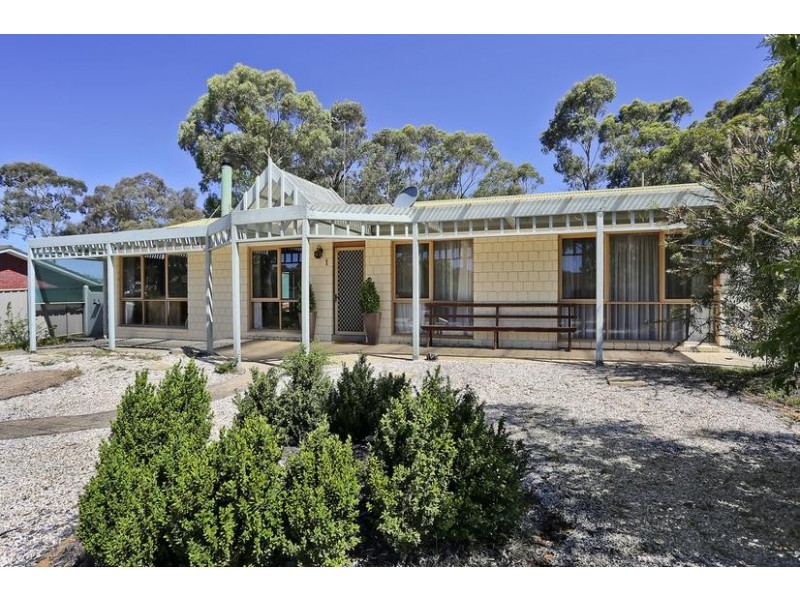 1 Akoonah Drive, Golden Square VIC 3555