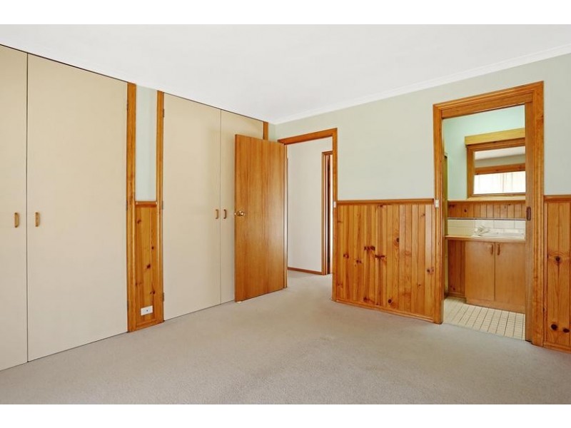 1 Akoonah Drive, Golden Square VIC 3555