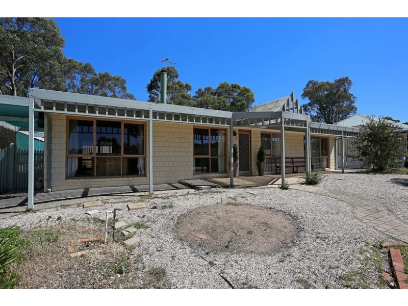 1 Akoonah Drive, Golden Square VIC 3555