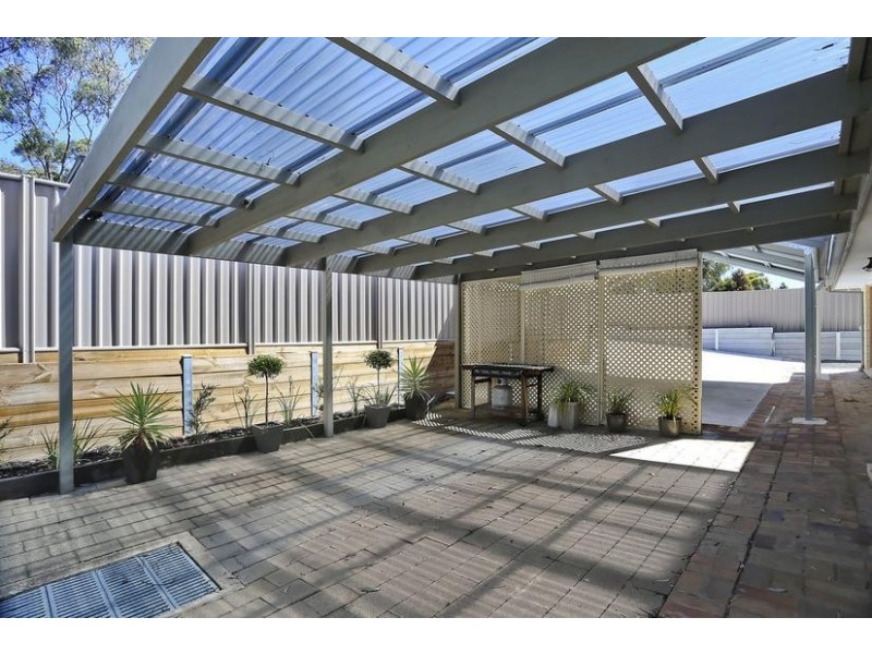 1 Akoonah Drive, Golden Square VIC 3555