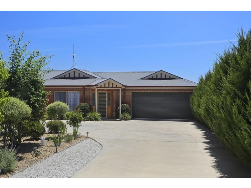 15B Elizabeth Street, Kangaroo Flat VIC 3555