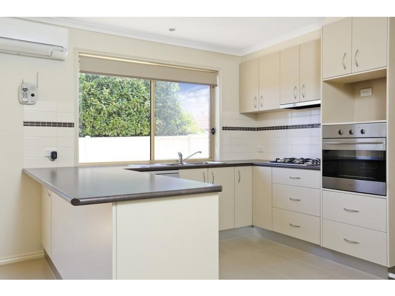 15B Elizabeth Street, Kangaroo Flat VIC 3555