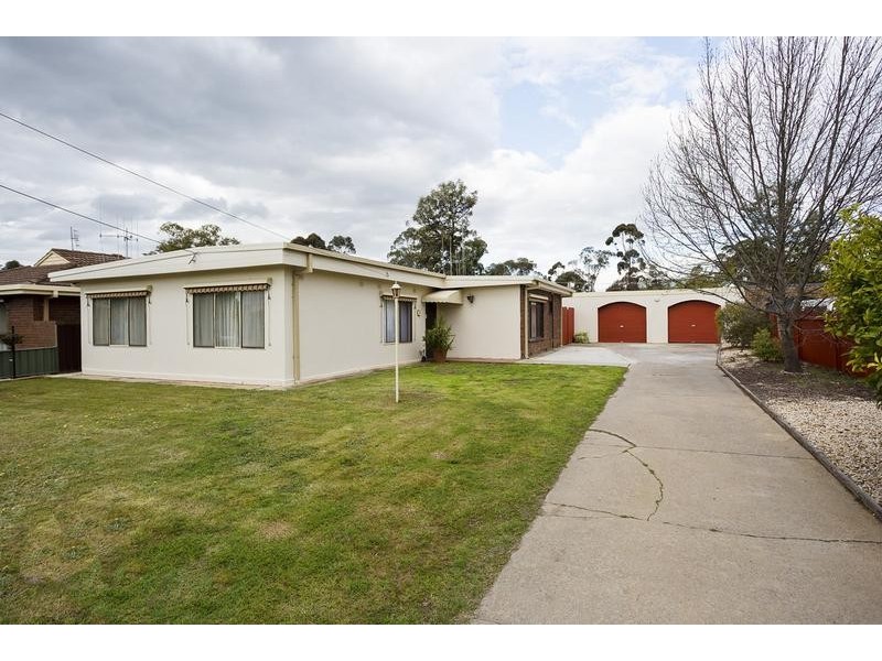 21 Osborn Avenue, Kangaroo Flat VIC 3555