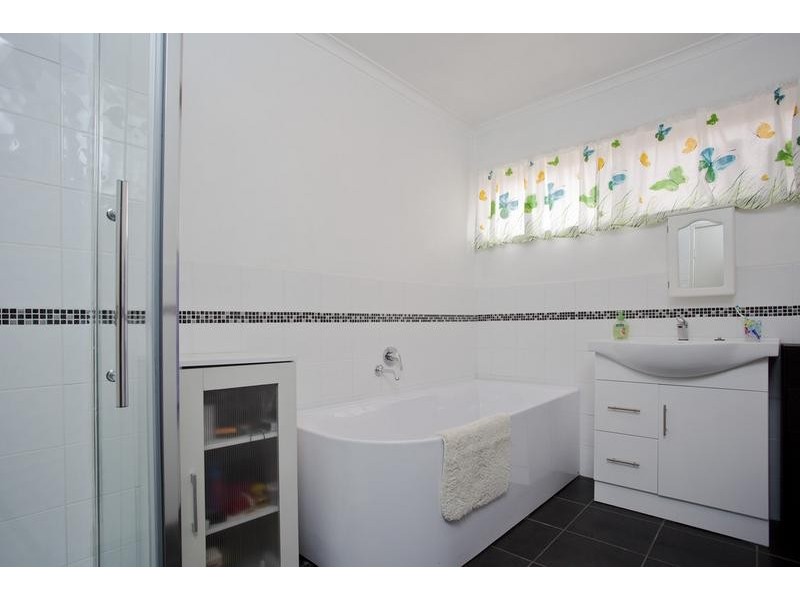 21 Osborn Avenue, Kangaroo Flat VIC 3555