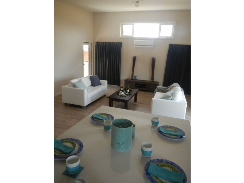 6 Garnet Court, Kangaroo Flat VIC 3555