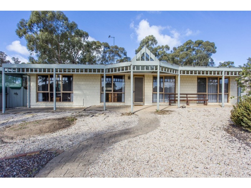 1 Akoonah Drive, Golden Square VIC 3555