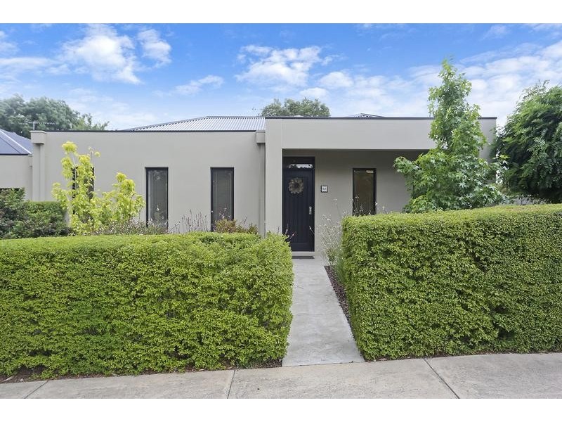 137 Havlin Street East, Flora Hill VIC 3550