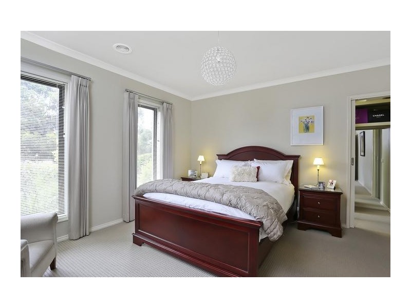 137 Havlin Street East, Flora Hill VIC 3550