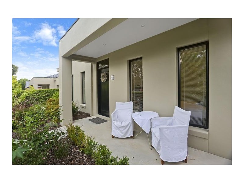 137 Havlin Street East, Flora Hill VIC 3550