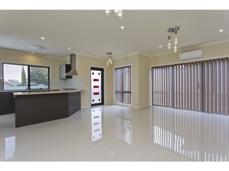 21 Alexander Street, Kangaroo Flat VIC 3555