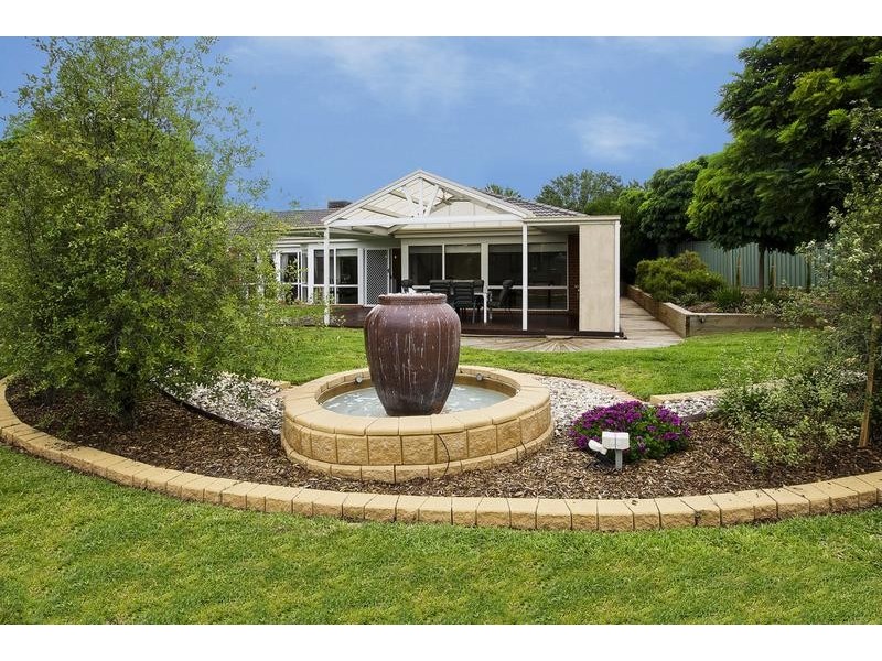 5 Orchard Walk, Strathfieldsaye VIC 3551