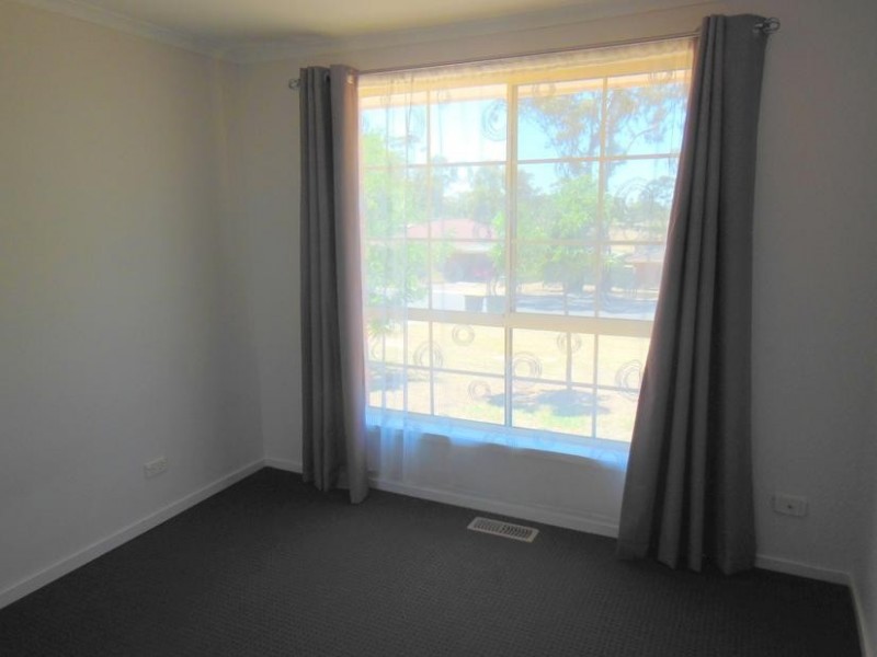 43 John Street, Kangaroo Flat VIC 3555